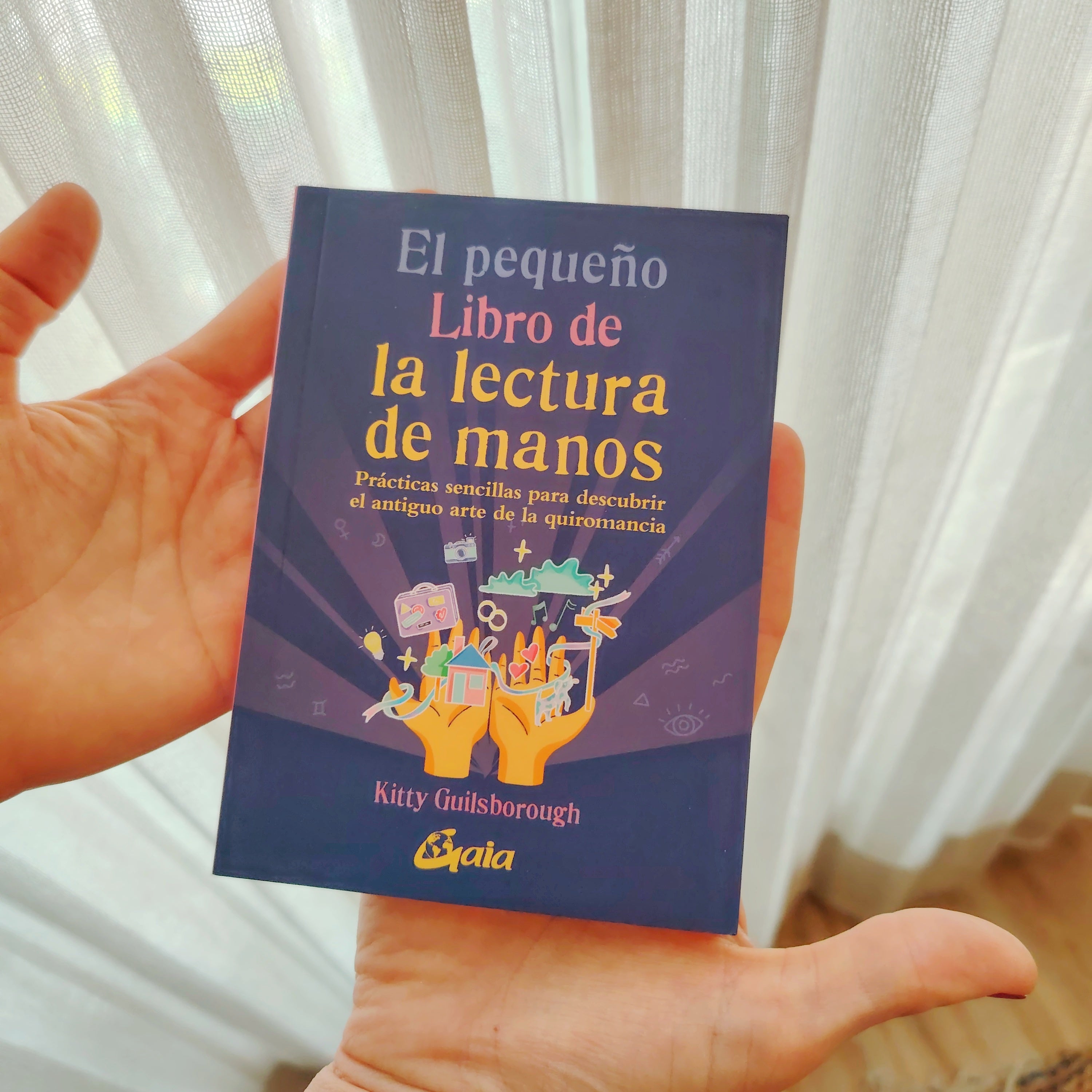EL PEQUEÑO LIBRO DE LA LECTURA DE MANOS