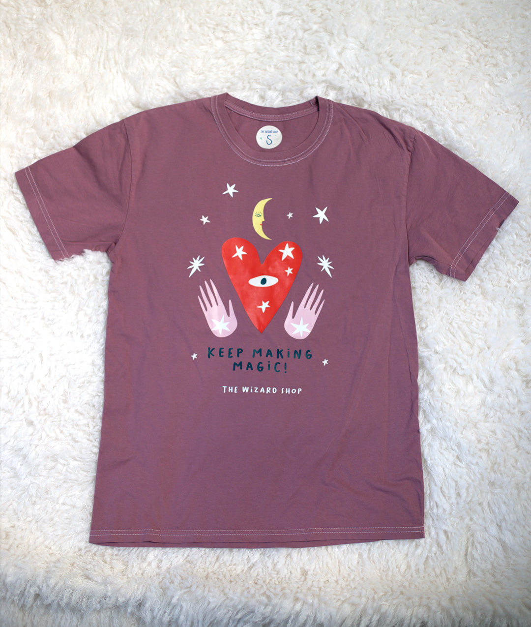 KEEP MAKING MAGIC - T-SHIRT